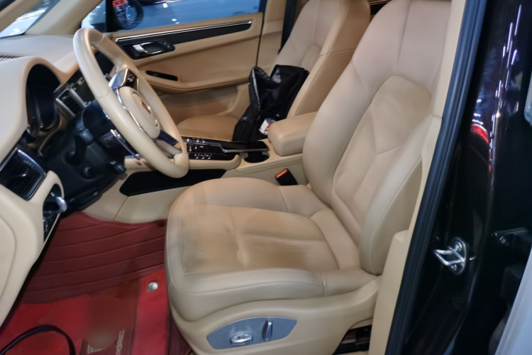 保时捷 2016款 Macan 2.0T中控内饰19