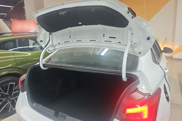 奇瑞新能源 艾瑞泽e 2024款 405km 出行版机舱底盘23