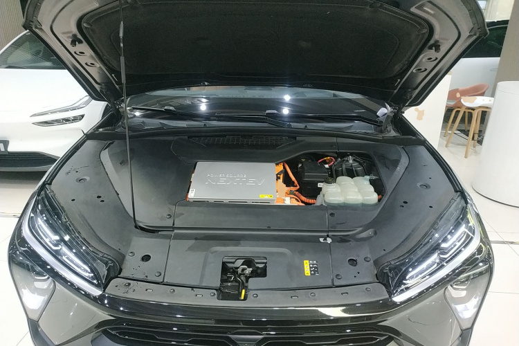 蔚来ES6 2020款 600KM 运动版机舱底盘24