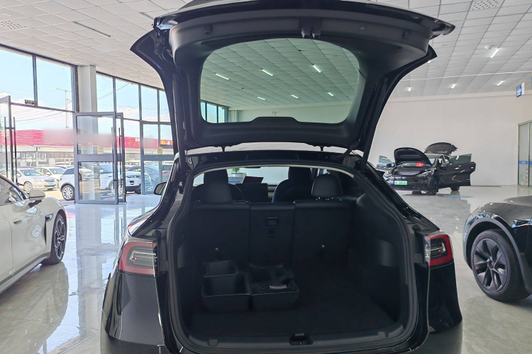 特斯拉 Model Y 2022款 改款 后轮驱动版中控内饰7002