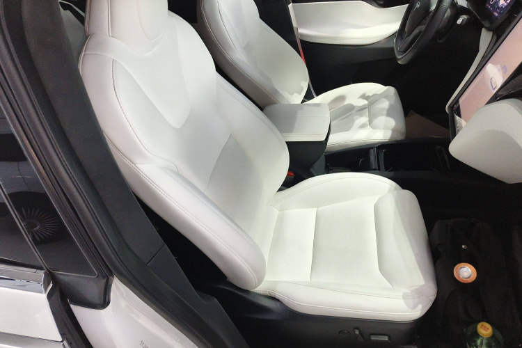特斯拉 Model X 2019款 长续航版中控内饰41