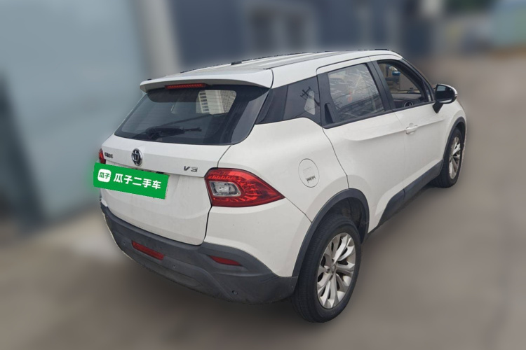 中华V3 2016款 1.5L 自动舒适型车身外观6005