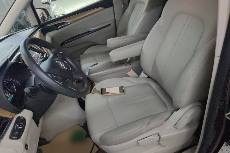 别克GL8 2017款 ES 28T 舒适型 国V中控内饰19