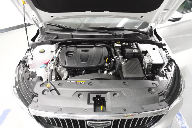 吉利汽车 帝豪 2023款 第4代冠军版 1.5L CVT旗舰型机舱底盘24