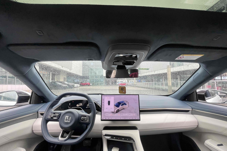 极氪001 2025款 WE版 100kWh 后驱中控内饰7008