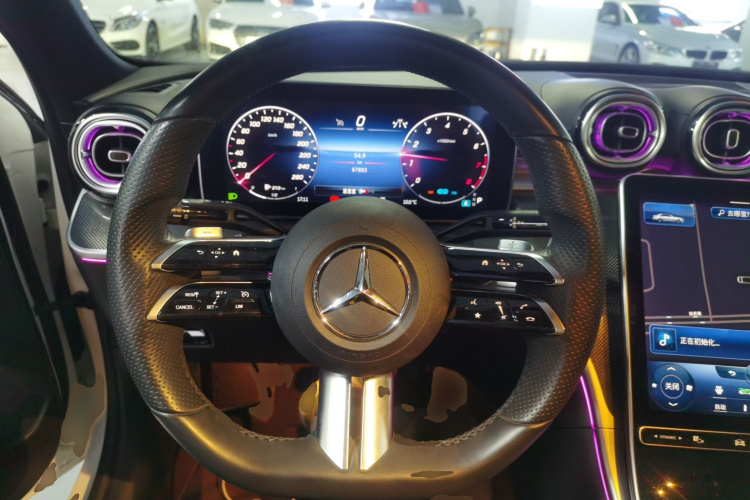 奔驰C级 2022款 C 260 L 运动版中控内饰13