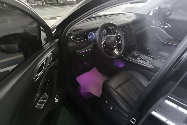 红旗HS7 PHEV 2025款 2.0T PHEV 两驱旗享版 6座中控内饰20