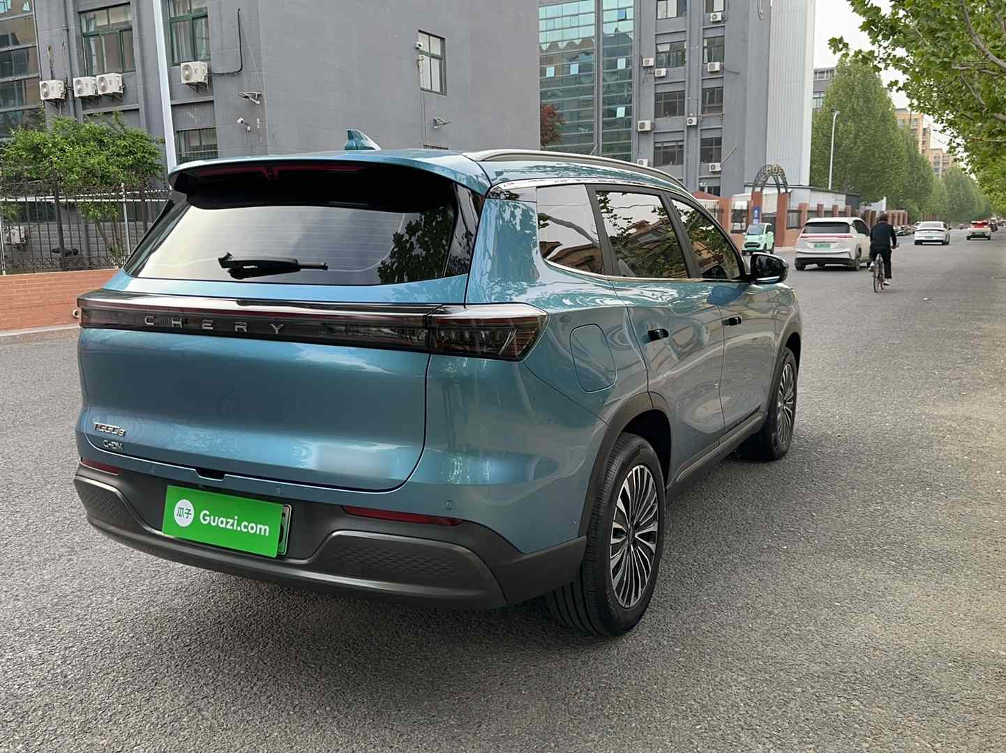 奇瑞 瑞虎8 PLUS C-DM 2025款 1.5T 116km 尊贵型 5座(4)