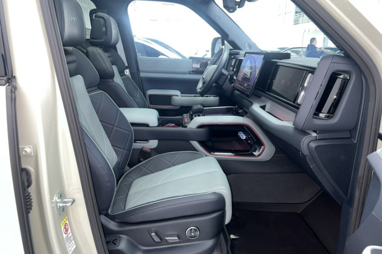 方程豹 豹5 2023款 云辇旗舰版中控内饰7003