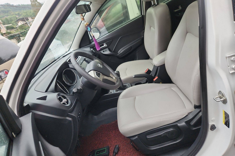 北汽幻速S3 2017款 1.5L 手动豪华型中控内饰19