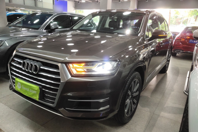 奥迪Q7 2016款 45 TFSI 技术型车身外观1