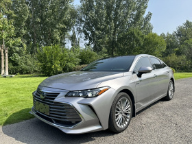 丰田 亚洲龙 2019款 双擎 2.5L XLE尊贵版 国VI