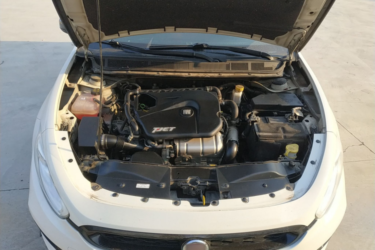 菲亚特 致悦 2014款 1.4T 自动运动版机舱底盘24