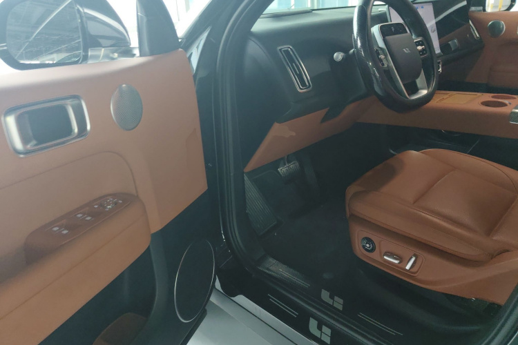 理想汽车 理想L6 2024款 Pro中控内饰20