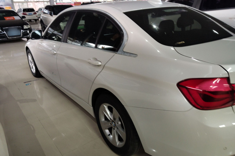 宝马3系 2016款 316Li 时尚型车身外观4