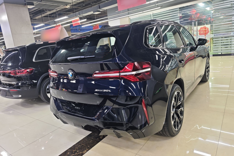 宝马X3 2025款 xDrive30L 尊享型 M运动曜夜套装车身外观6004