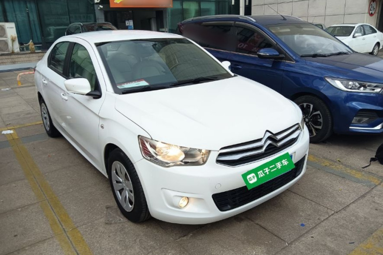 雪铁龙 爱丽舍 2015款 质尚版 1.6L 自动时尚型车身外观3