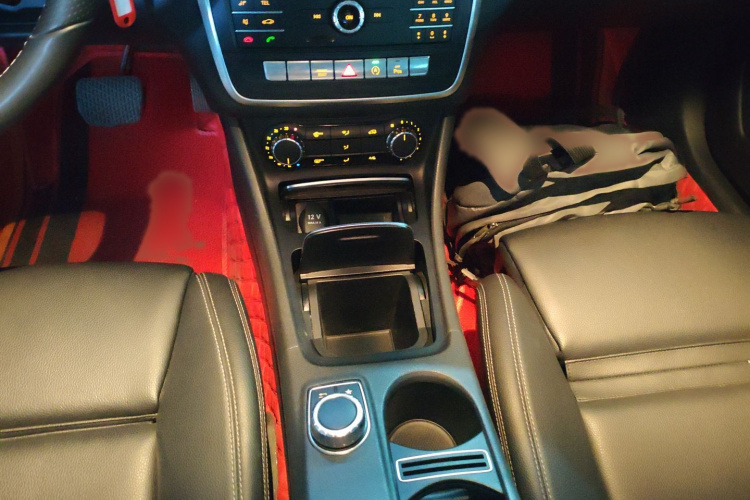 奔驰CLA 2018款 CLA 200 动感型局部细节18