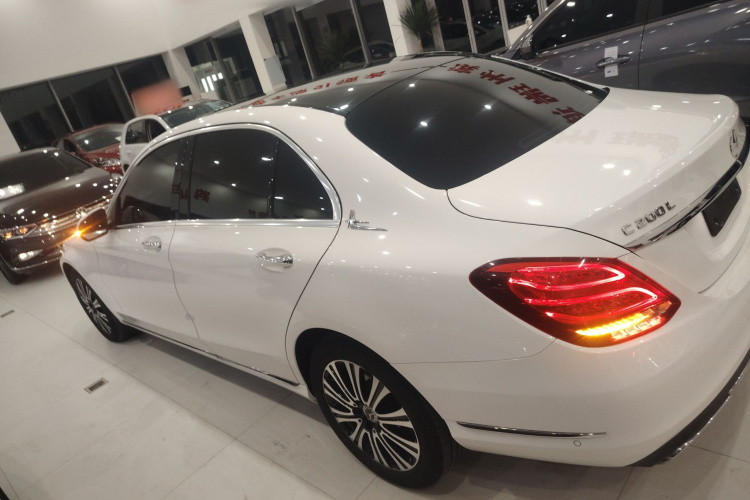 奔驰C级 2017款 改款 C 200 L车身外观4