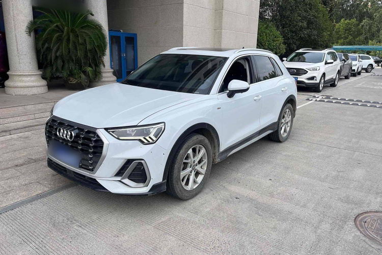 奥迪Q3 2019款 35 TFSI 进取动感型车身外观1