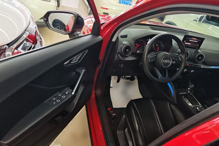奥迪Q2L 2018款 35 TFSI 上市专享版 国V中控内饰20