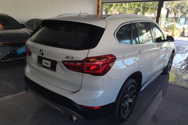 宝马X1 2018款 xDrive20Li 尊享型车身外观7