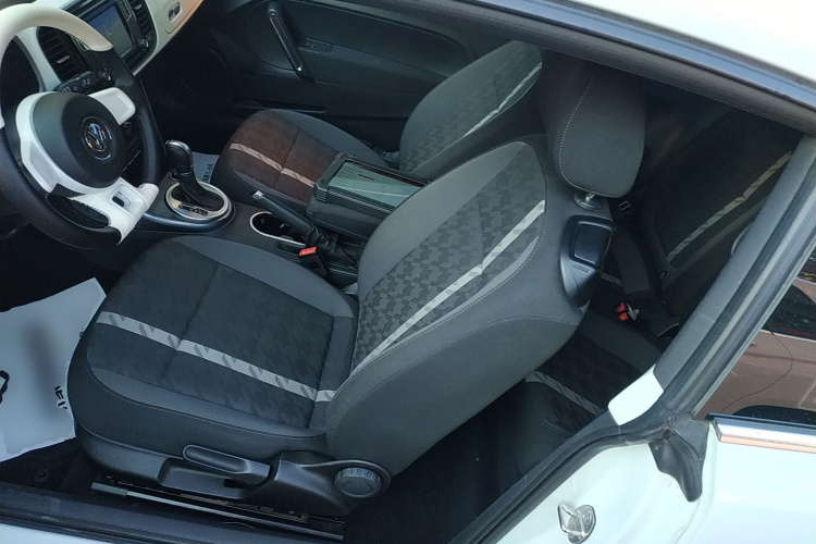 大众 甲壳虫 2017款 180TSI 宜乐版中控内饰19