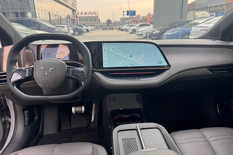 红旗EH7 2024款 760 Pro+ 四驱版中控内饰7002