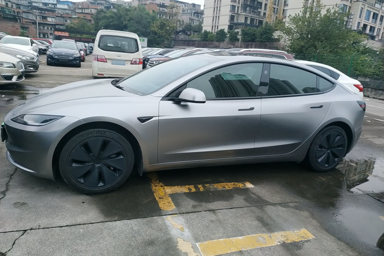 特斯拉 Model 3 2023款 后轮驱动版车身外观6003