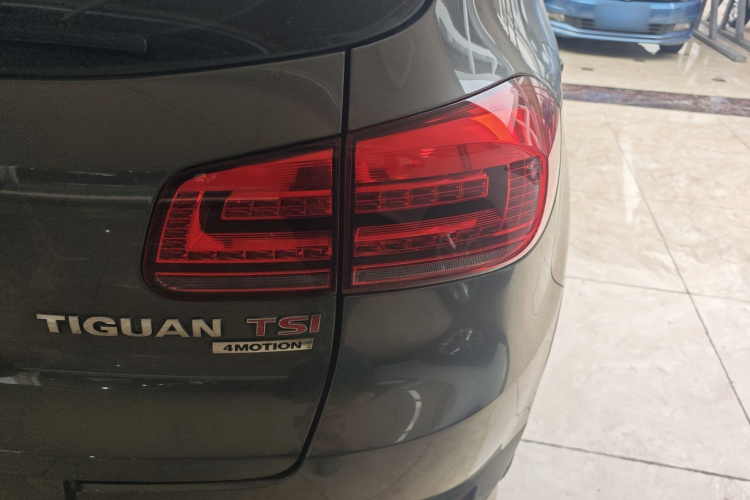 大众 途观 2015款 2.0TSI 自动四驱豪华版车身外观9