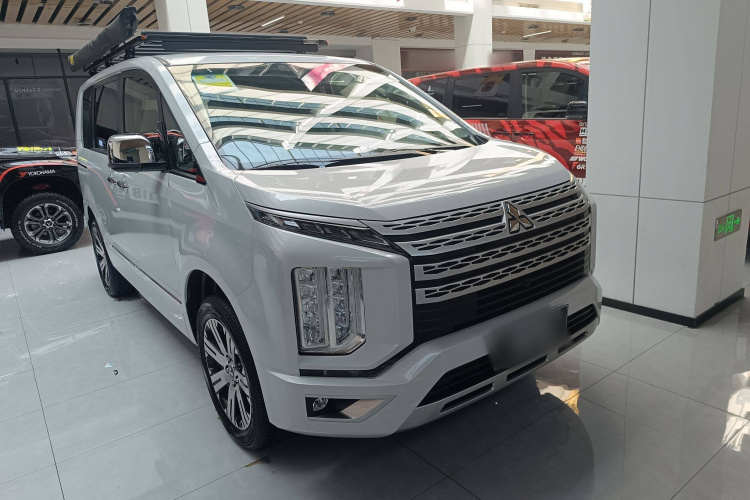 东南 得利卡 平行进口 豪华版 柴油 2.3T车身外观6002