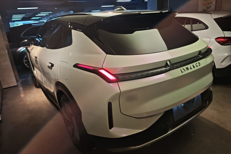 领克08 EM-P 2023款 220km 时间限量版车身外观6003