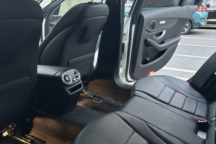 奔驰C级 2020款 改款 C 200 L 时尚型运动版中控内饰7006