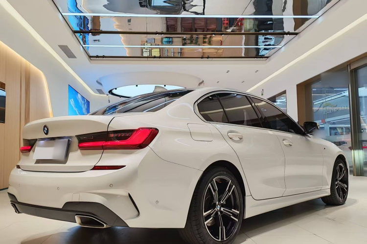 宝马3系 2021款 改款 325i M运动套装车身外观6006