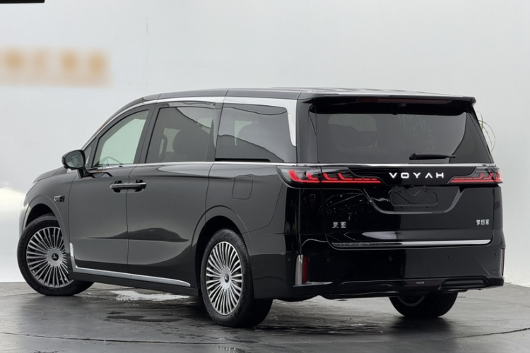 岚图汽车 岚图梦想家 2025款 PHEV 四驱卓越乾崑版车身外观6004