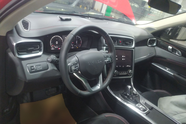 领克01 2017款 2.0T 四驱劲Pro版中控内饰13