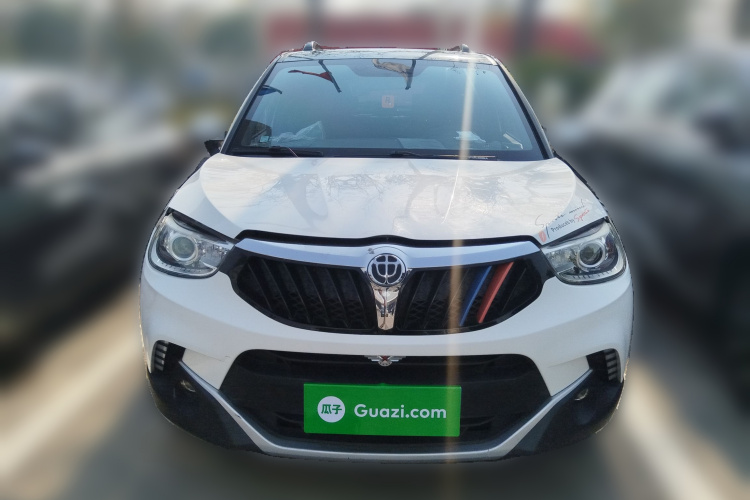 中华V3 2015款 1.5L 手动智能型车身外观2