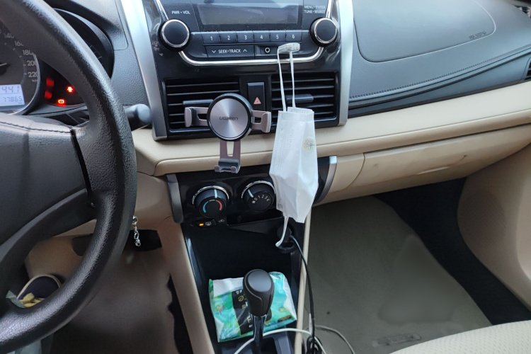 丰田 威驰 2014款 1.5L 自动智臻版局部细节16