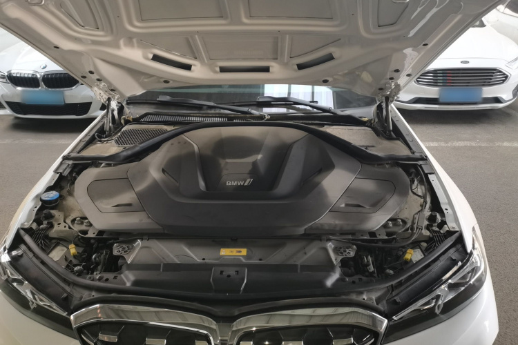 宝马i3 2022款 eDrive 35 L机舱底盘24