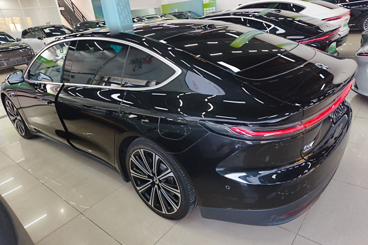 蔚来ET7 2024款 100kWh 行政签名版车身外观4