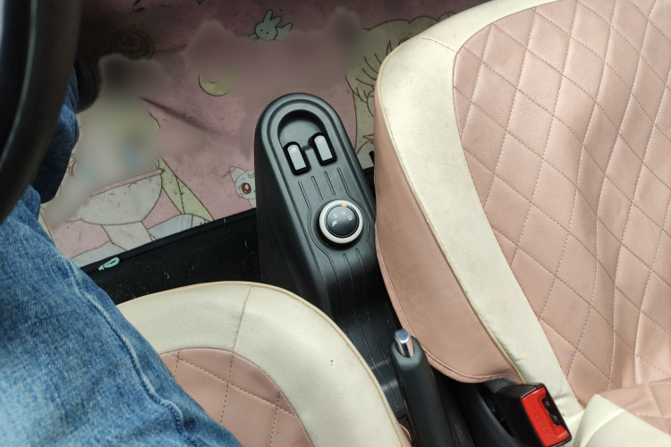 五菱汽车 宏光MINIEV 2022款 马卡龙时尚款 三元锂局部细节18