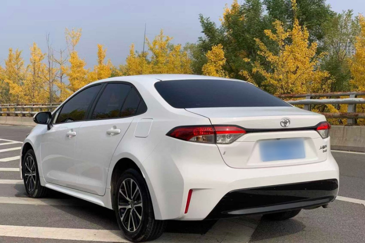 丰田 雷凌 2024款 185T CVT豪华版车身外观6008