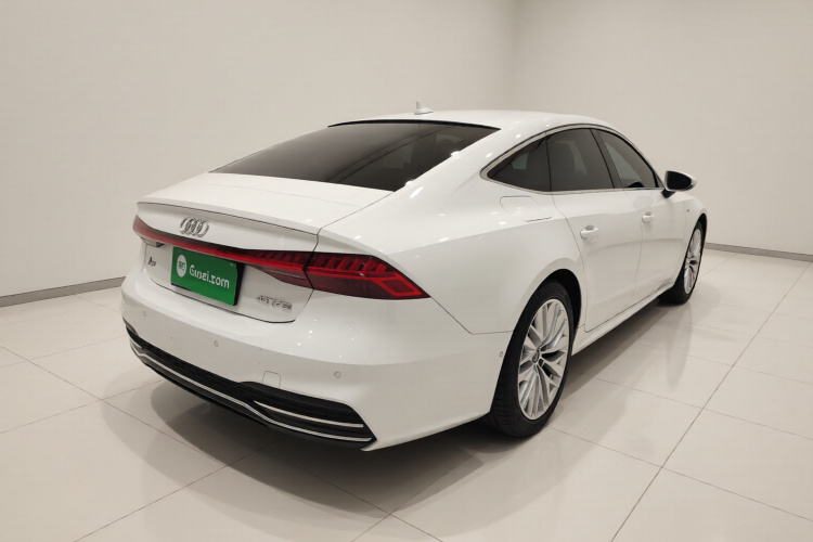 奥迪A7 2021款 45 TFSI 臻选型车身外观7