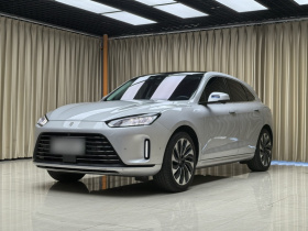 鸿蒙智行 问界M5 2022款 增程后驱标准版