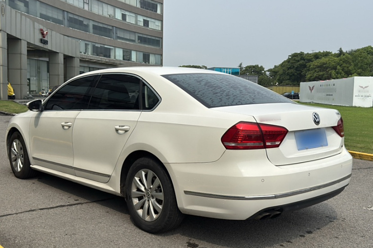 大众 帕萨特 2014款 1.8TSI DSG尊荣版车身外观6005