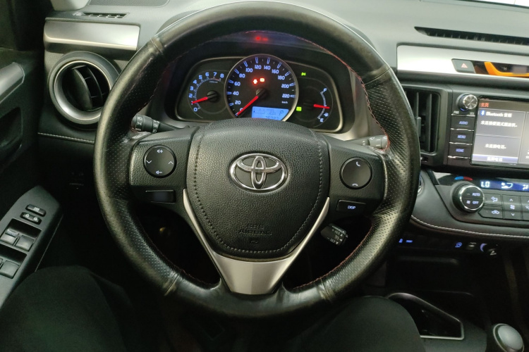 丰田 RAV4荣放 2019款 2.0L CVT两驱风尚版 国VI中控内饰13