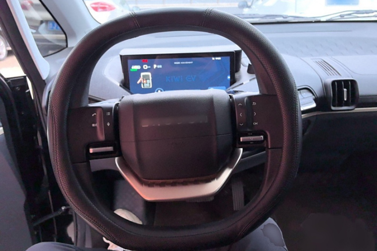 宝骏KiWi EV 2022款 设计师轻享版 三元锂中控内饰7002