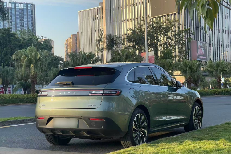 鸿蒙智行 问界M5 2022款 增程四驱旗舰版车身外观7