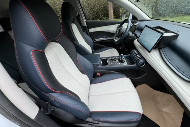 比亚迪 元PLUS 2022款 430KM 豪华型局部细节41