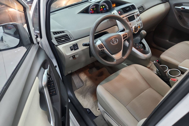 丰田 逸致 2014款 星耀 180G CVT舒适版中控内饰7003